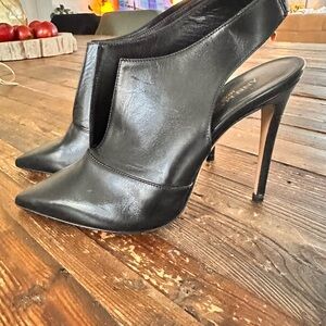 ANN MASHBURN Black Leather Pointed Slingback Heels